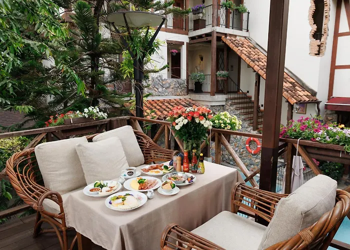 Le Charcoa Hotel