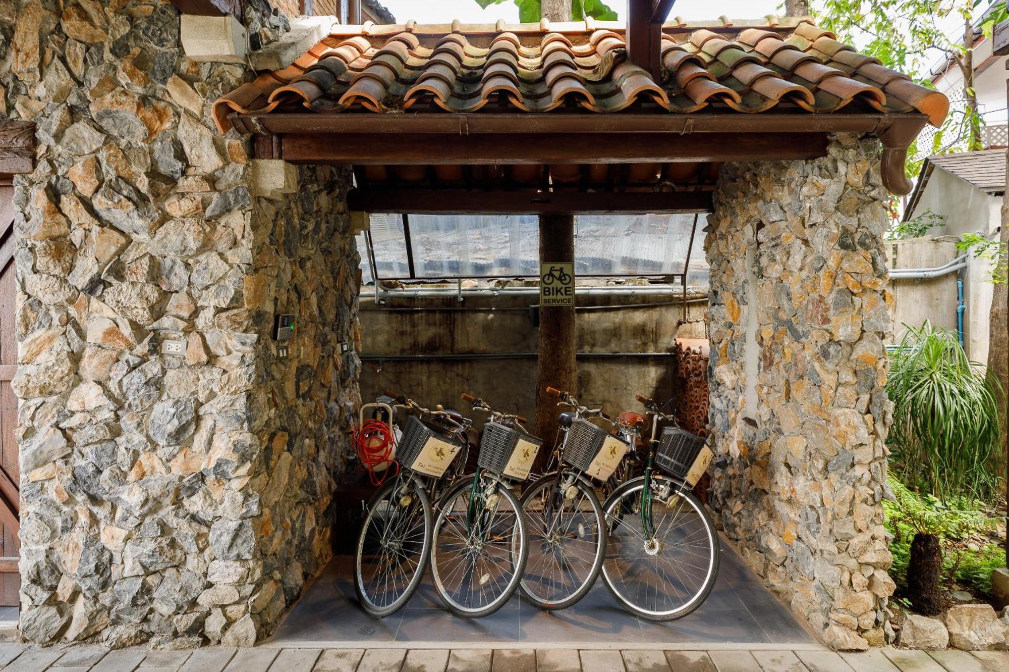 Le Charcoa Hotel 4*