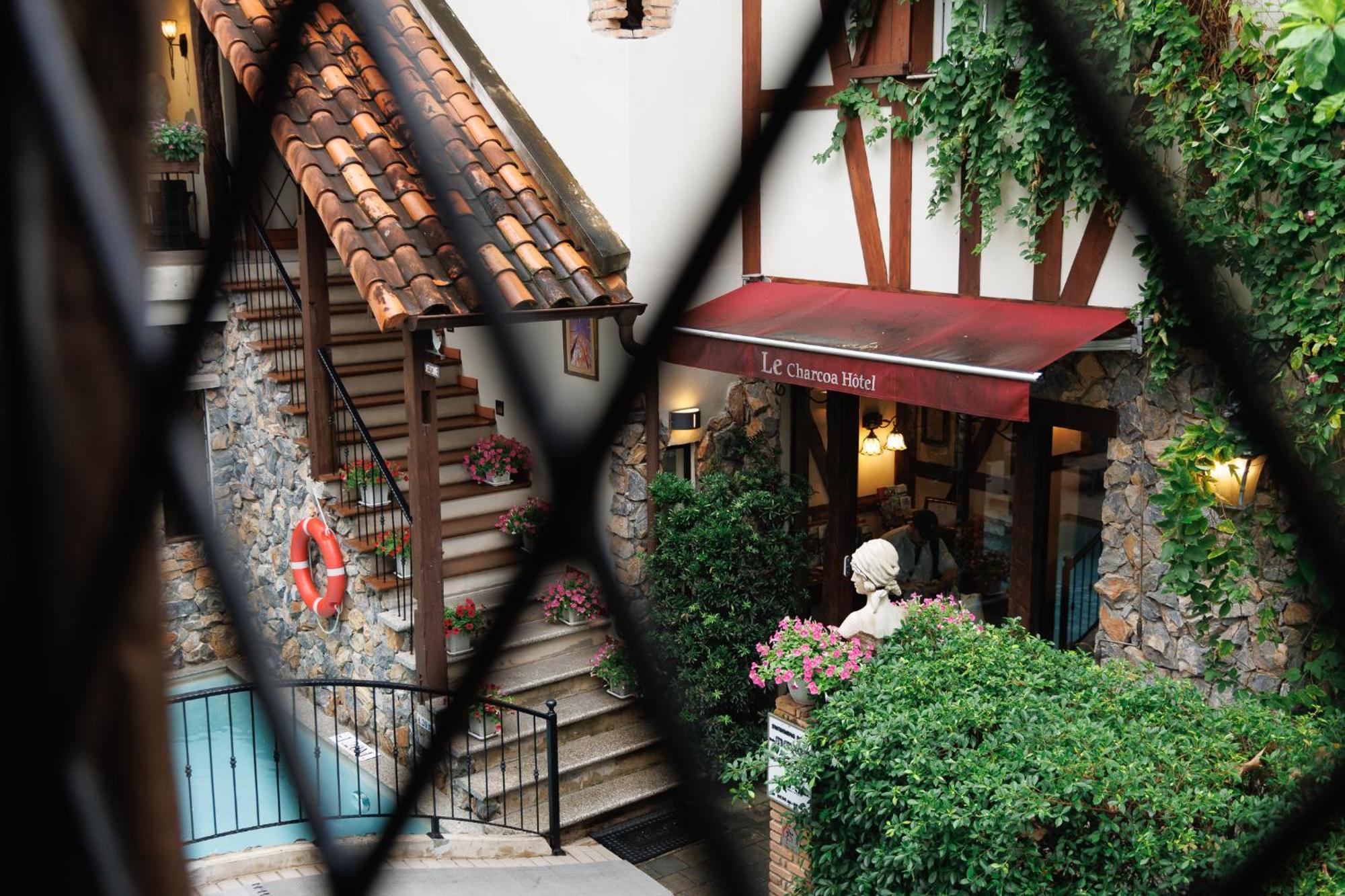 Le Charcoa Hotel 4*